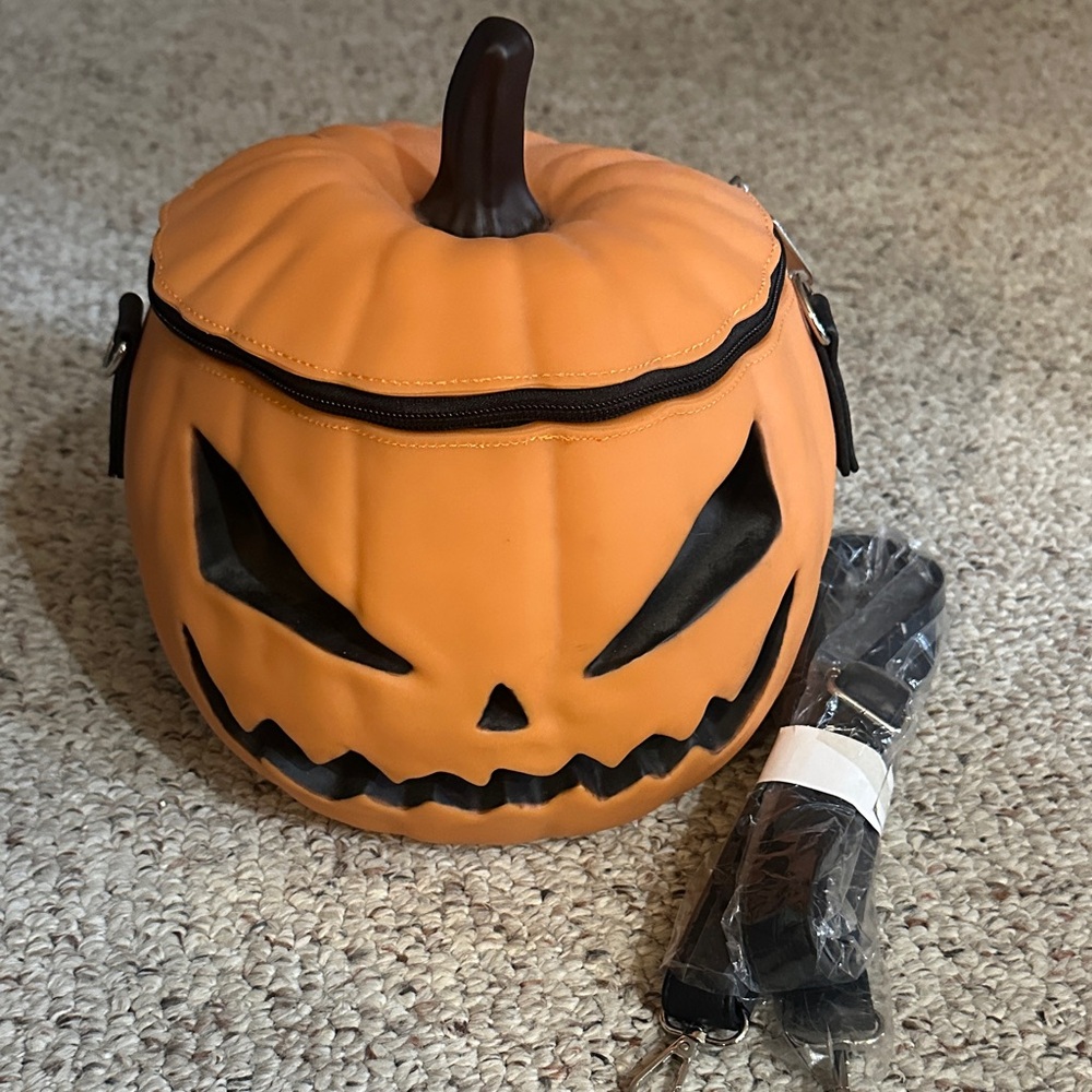 La Femme en Noir large pumpkin purse